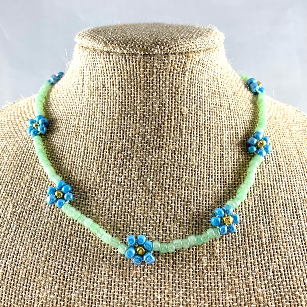 beaded daisy chain choker